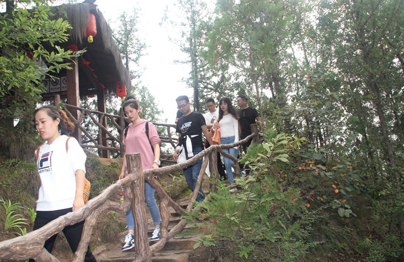 ����ɽ��ɽ��