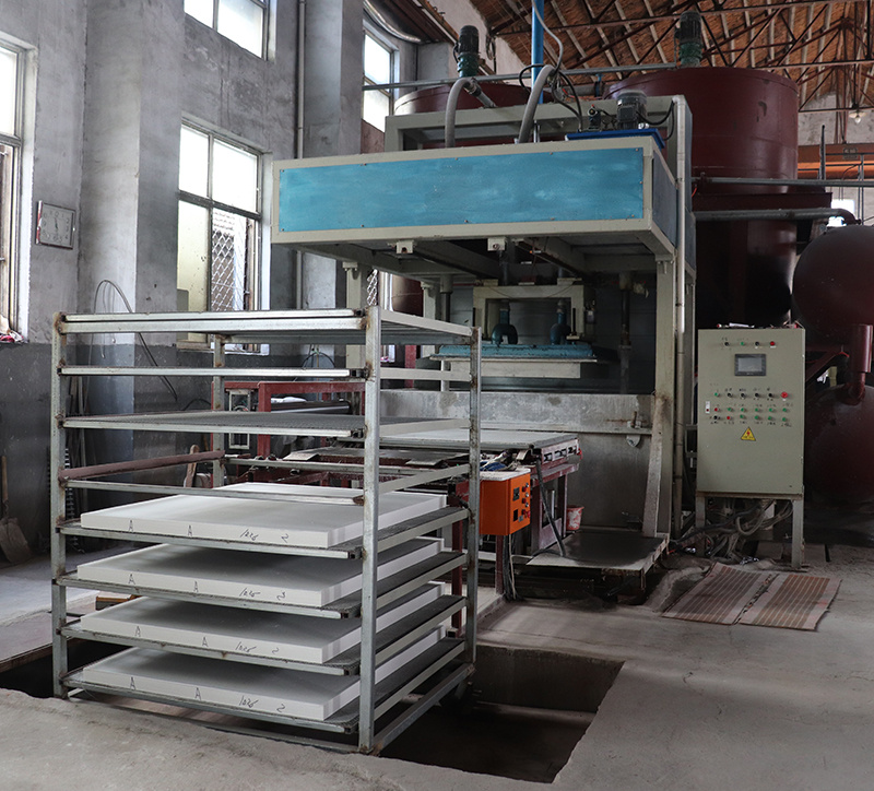 西廠區壓制成型設備